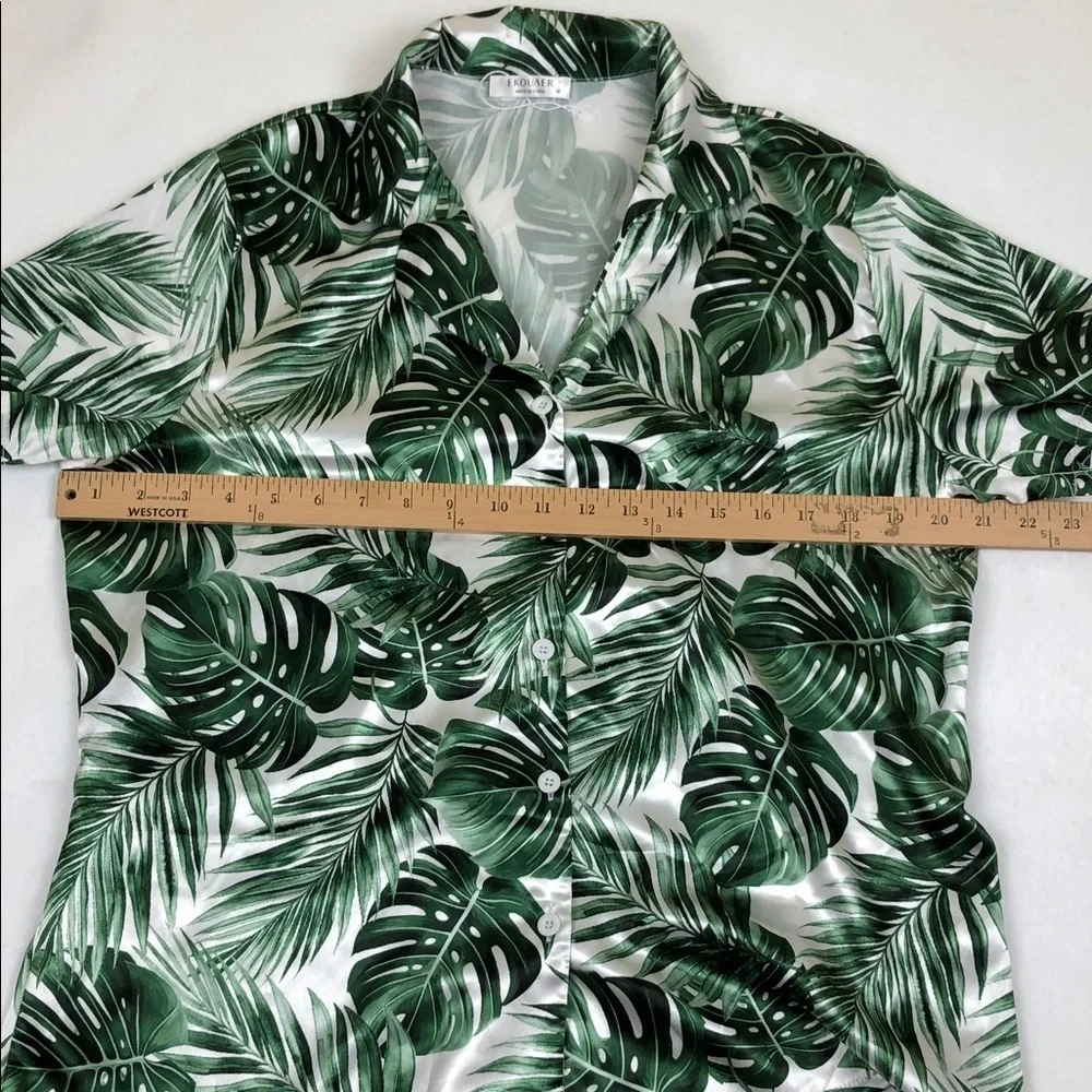 Silky Tropical Leaf Pajama Button Shirt and Shorts Set Sz M (DJ3)